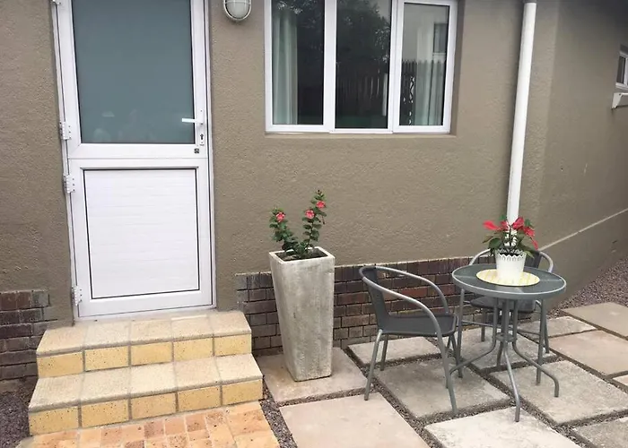 Lovely Studio Apartment In Pinelands, Cape Town